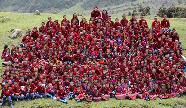 Their Majesties with the students of Sakteng Lower Secondary School