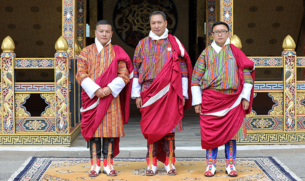 His Majesty The King Grants Dhar To New Dzongdas And Cabinet