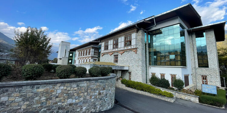 ཁྲིམས་སྲུང་འགག་པ་དང་ ལམ་སྟོན་པ་ དེ་ལས་ འགོ་དཔོན་ཚུ་ ངན་ལྷད་ཀྱི་གནད་དོན་ནང་ཚུད་ཡོདཔ།