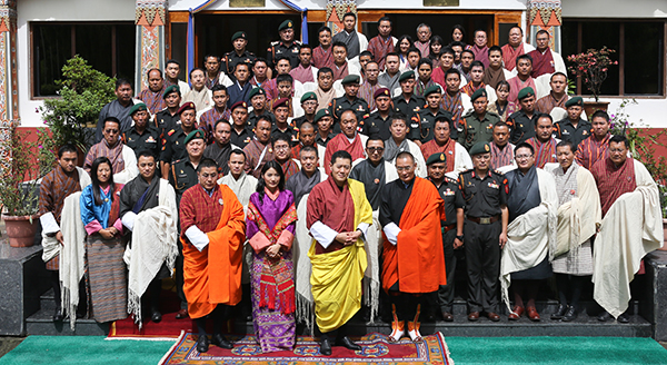 HM Grants Audience to Earthquake Relief Unit Members