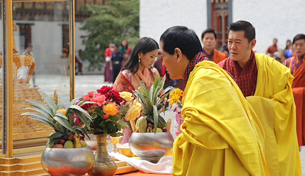 His Majesty graces the Namgay Tongchey prayers