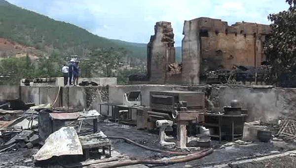 11 families loses everything to fire