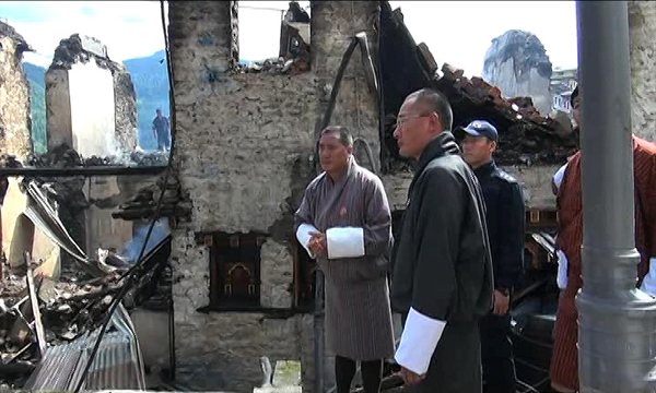 PM meets people affected by Monggar fire