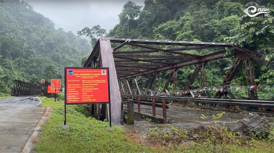 Bailey bridge over Singyechhu closed to heavy vehicles, affecting