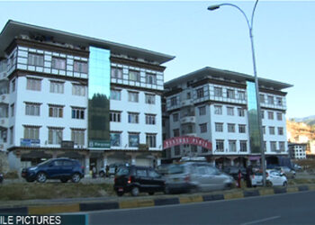 Police on the lookout for homicide suspect