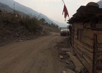 Lower and Upper Wamling in Zhemgang lock horns