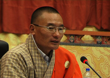 PM reviews midterm performances