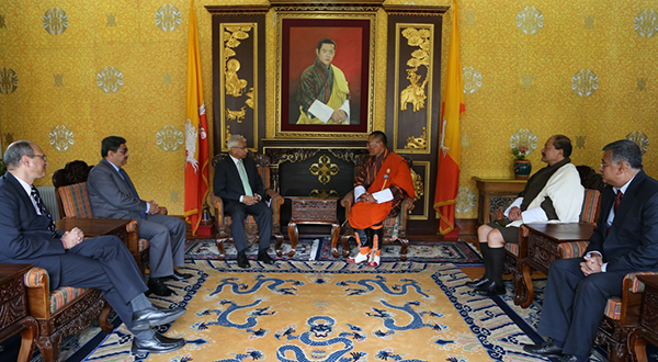 PM meets Indian Commerce Secretary and delegation