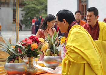 His Majesty graces the Namgay Tongchey prayers