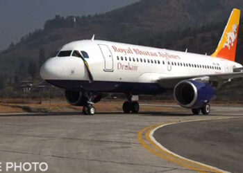 Ailing Passenger de-boarded after tourists complain