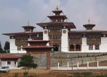 Woman sentenced for extortion, forgery, and impersonation