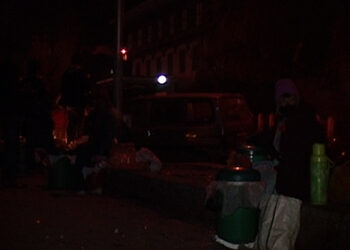 Street hawkers submit petition to PM