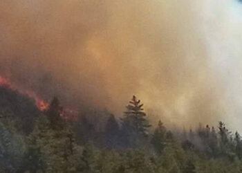 400 firefighters battle fire for the third day