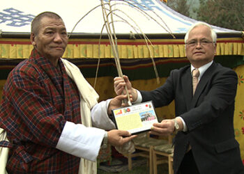 Agriculture ministry receives 12 cherry saplings from Japan