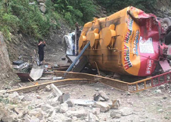 Oil tanker driver dies