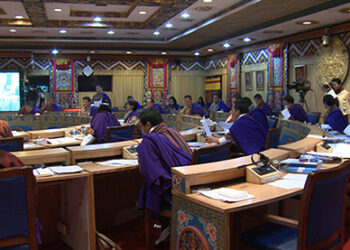 Provide incentives to lower number of foreign workers: NC