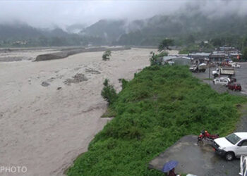 His Majesty meets affected families by Sarpang flood