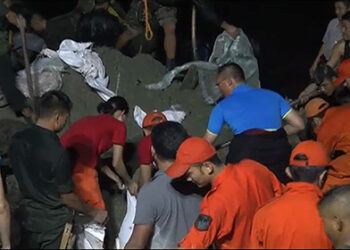 PM leads mitigation team at Amochhu