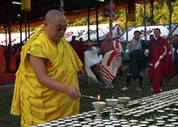 His Holiness performs special prayers for the Late King of Thailand