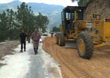 PM inspects East-West Highway widening