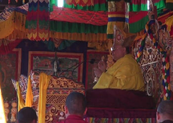 Thousands receive Tshewang from His Holiness