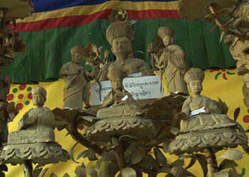 4-D wood carving stands out at an exhibition