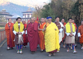 Central Monastic Body leaves for winter residence