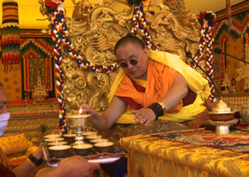 His Holiness performs special prayers for Thailand’s Late King