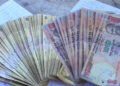 Financial institutions to accept 500 and 1,000 Indian rupee notes until mid December
