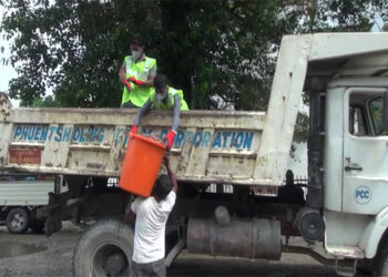 Phuentshogling vegetable vendors segregate wastes