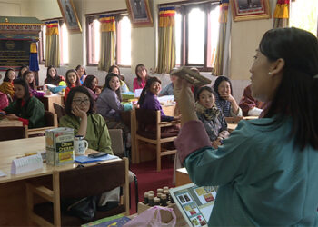 Research recommends parents to read together with children