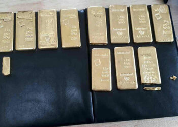 2 men caught for alleged gold smuggling