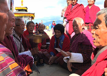 Group of elderly people chanted Mani Dhang Rim prayers