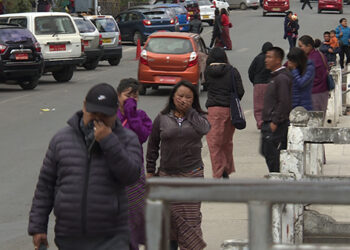 Open sewer on Norzin Lam emits unbearable stench