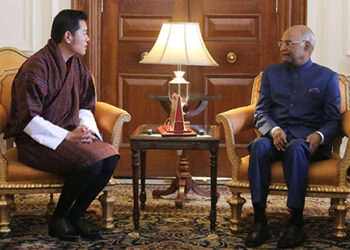 President of India welcomes Their Majesties