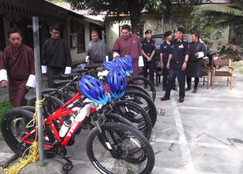 Samdrup Jongkhar Thromde gives bicycles to RBP