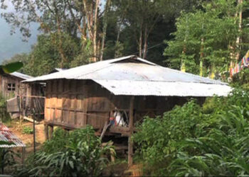 Landslides threaten retreat houses at Ossay