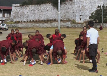 JOCV initiate health, sports education in Dechen Phodrang monastic school