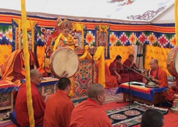His Holiness consecrates Jangchub Chorten in Sarpang