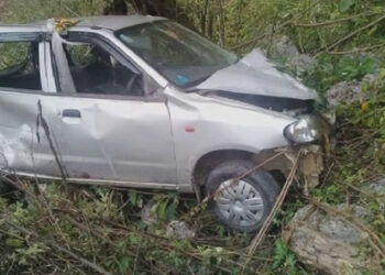 One dead and five injured in car accident