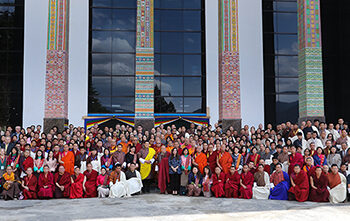 His Majesty grants audience to participants of Vajrayana Buddhism conference