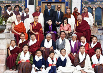 Essilor International to donate about 400,000 pairs of eyeglasses