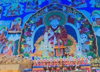 Gyalwa Shakya Rinchen Thongdrel consecrated