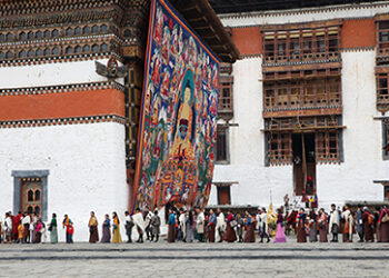 His Majesty offers prayers at Tashichhodzong on Duechen Nga Zom