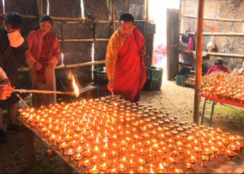 100,000 butter lamps offerings in 10 days initiative
