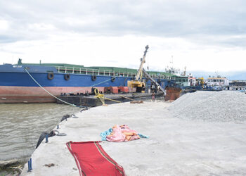 Export of stone aggregates via inland waterways