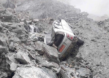 2 vehicles swept away by landslides in Gelegphu on Sunday