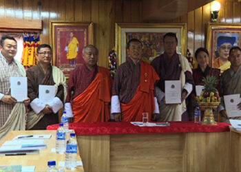 HH the Je Khenpo presides over Gasa Moenlam Chenmo