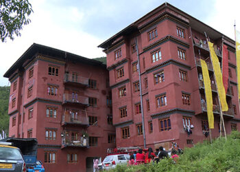 Fire damages five-storey building in Taba