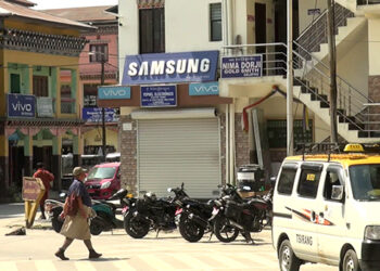 Mobile phone sales spike in Gelegphu following school closure